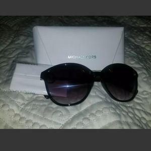 Michael Kors Other - Michael Kors Women's Gradient Black Sunglasses Michael Kors Other - Michael Kors Women's Gradient Black Sunglasses